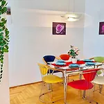 Madonna Queen Apartment - 3 Rooms, Garage
