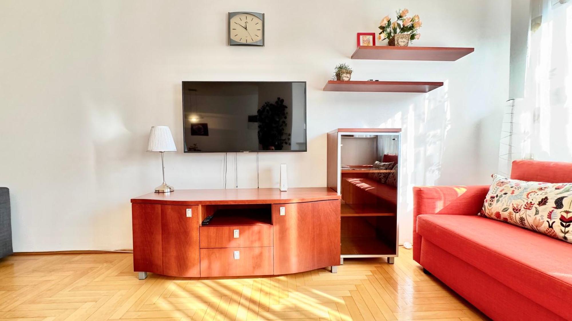 Madonna Queen - 3 Rooms, Garage *