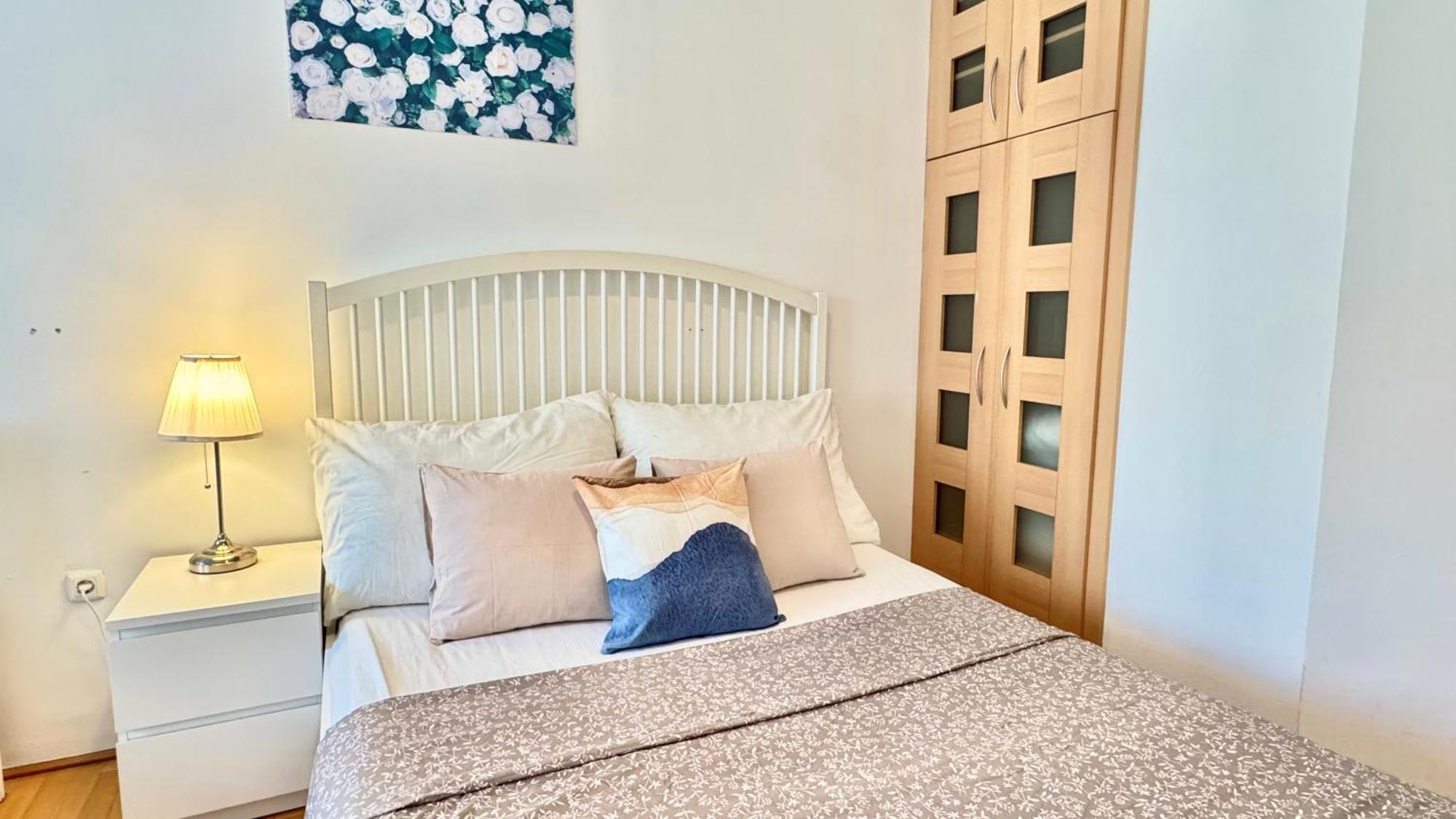 Madonna Queen - 3 Rooms, Garage